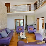6 Bedroom Beautiful In