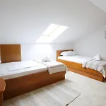Дом отдыха 6 Bedroom Beautiful In *