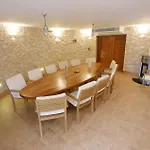 6 Bedroom Beautiful In Дом отдыха *