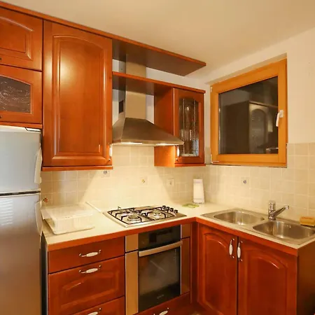 6 Bedroom Beautiful In Dom wakacyjny