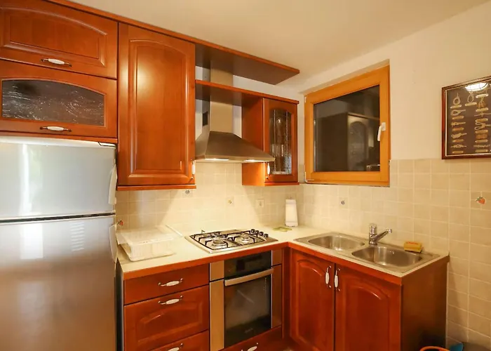 6 Bedroom Beautiful In 度假居