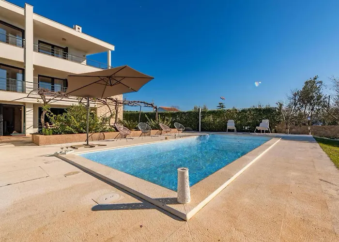 Semesterbostad 6 Bedroom Beautiful In