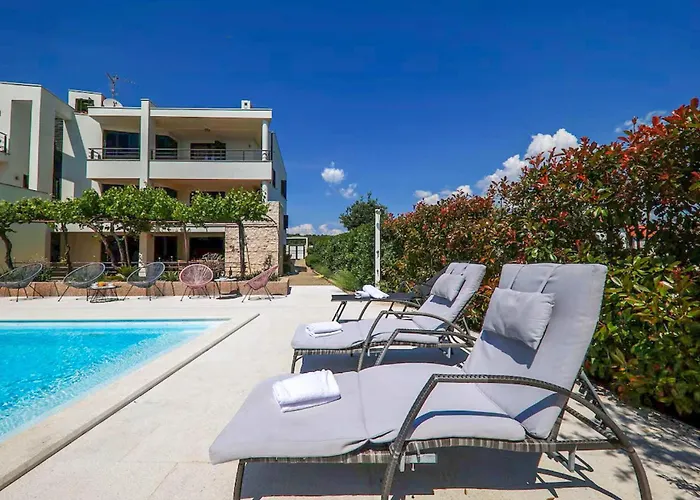 Semesterbostad 6 Bedroom Beautiful In