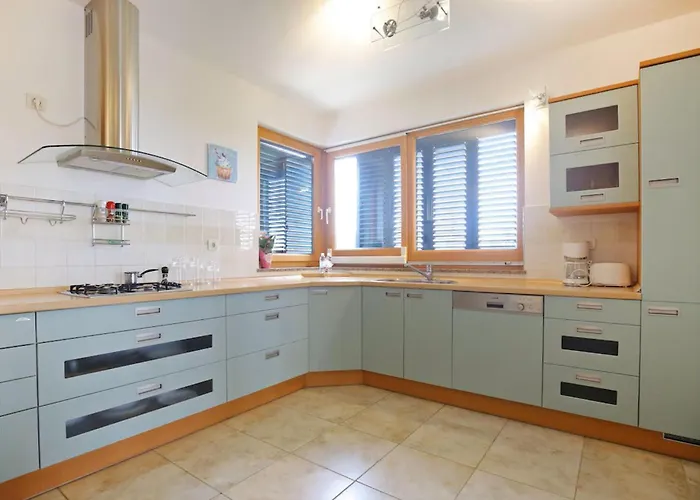 Semesterbostad 6 Bedroom Beautiful In Zadar