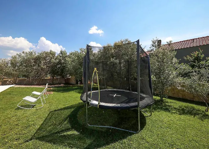 6 Bedroom Beautiful In Semesterbostad Zadar