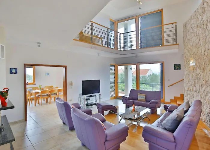 Semesterbostad 6 Bedroom Beautiful In Zadar